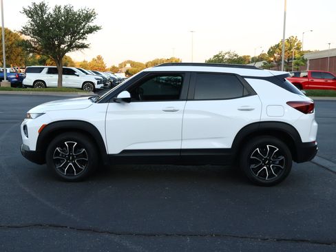 Used 2021 Chevrolet TrailBlazer ACTIV w/ Driver Confidence Package FWD image 28