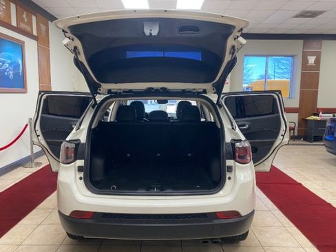 Used 2020 Jeep Compass Limited image 9