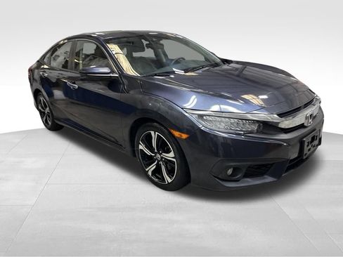 Used 2018 Honda Civic Touring image 7