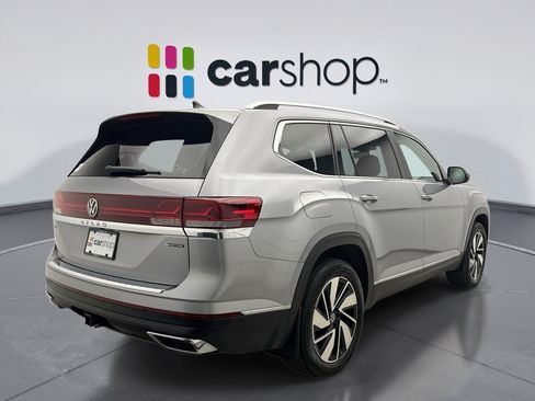 Used 2024 Volkswagen Atlas SEL AWD/4WD image 5