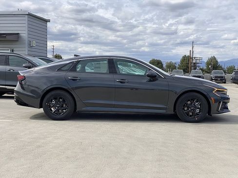 New 2026 Kia K5 LXS FWD image 2