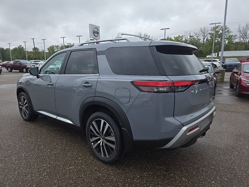 New 2025 Nissan Pathfinder Platinum w/ Cargo Package image 5