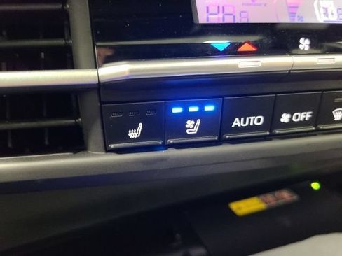 Certified 2025 Toyota Sienna Platinum AWD/4WD image 35
