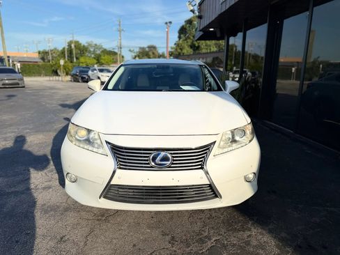 Used 2013 Lexus ES 300h w/ Luxury Pkg FWD image 5