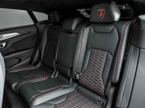 Used 2019 Lamborghini Urus image 26