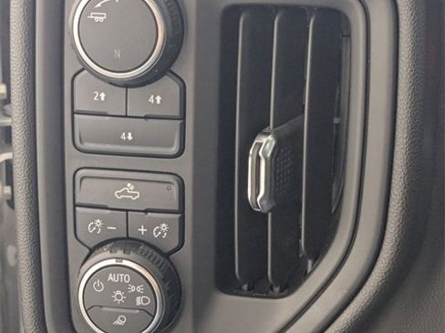 Used 2023 Chevrolet Silverado 2500 Custom w/ Custom Value Package image 15