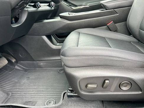Used 2025 Chevrolet Equinox LT w/ Convenience Package II AWD/4WD image 30
