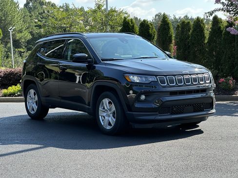 Used 2022 Jeep Compass Latitude FWD image 2