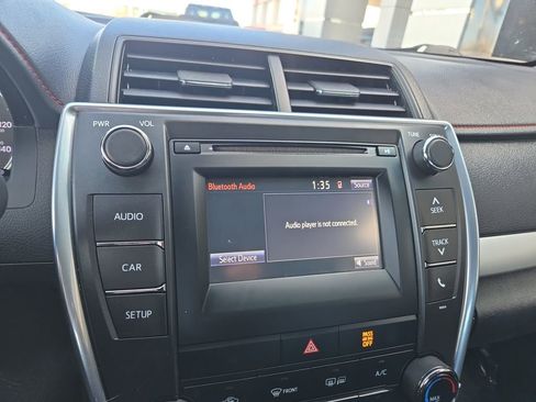 Used 2017 Toyota Camry SE image 24