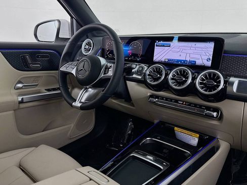 New 2025 Mercedes-Benz GLB 250 image 15