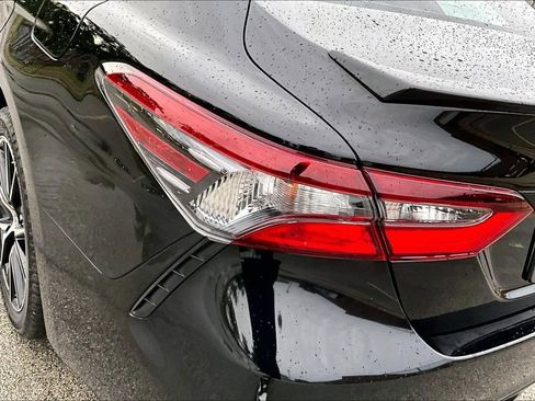 Used 2024 Toyota Camry SE FWD image 29