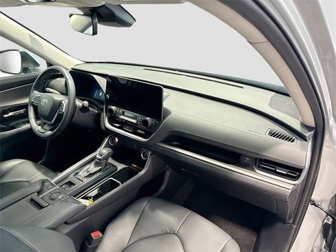 Certified 2025 Toyota Grand Highlander XLE image 24