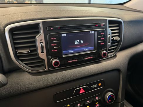 Used 2018 Kia Sportage LX AWD/4WD image 13