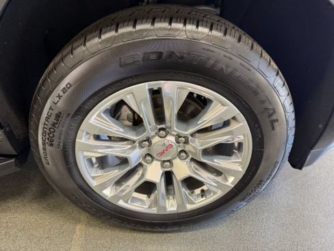 Used 2025 GMC Yukon Denali AWD/4WD image 7