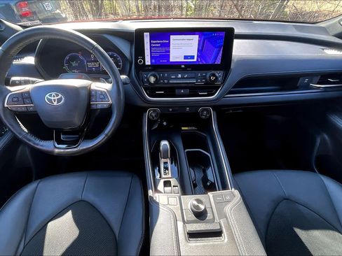 Certified 2025 Toyota Grand Highlander AWD Hybrid image 15