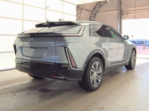 Used 2024 Cadillac Lyriq Luxury image 2