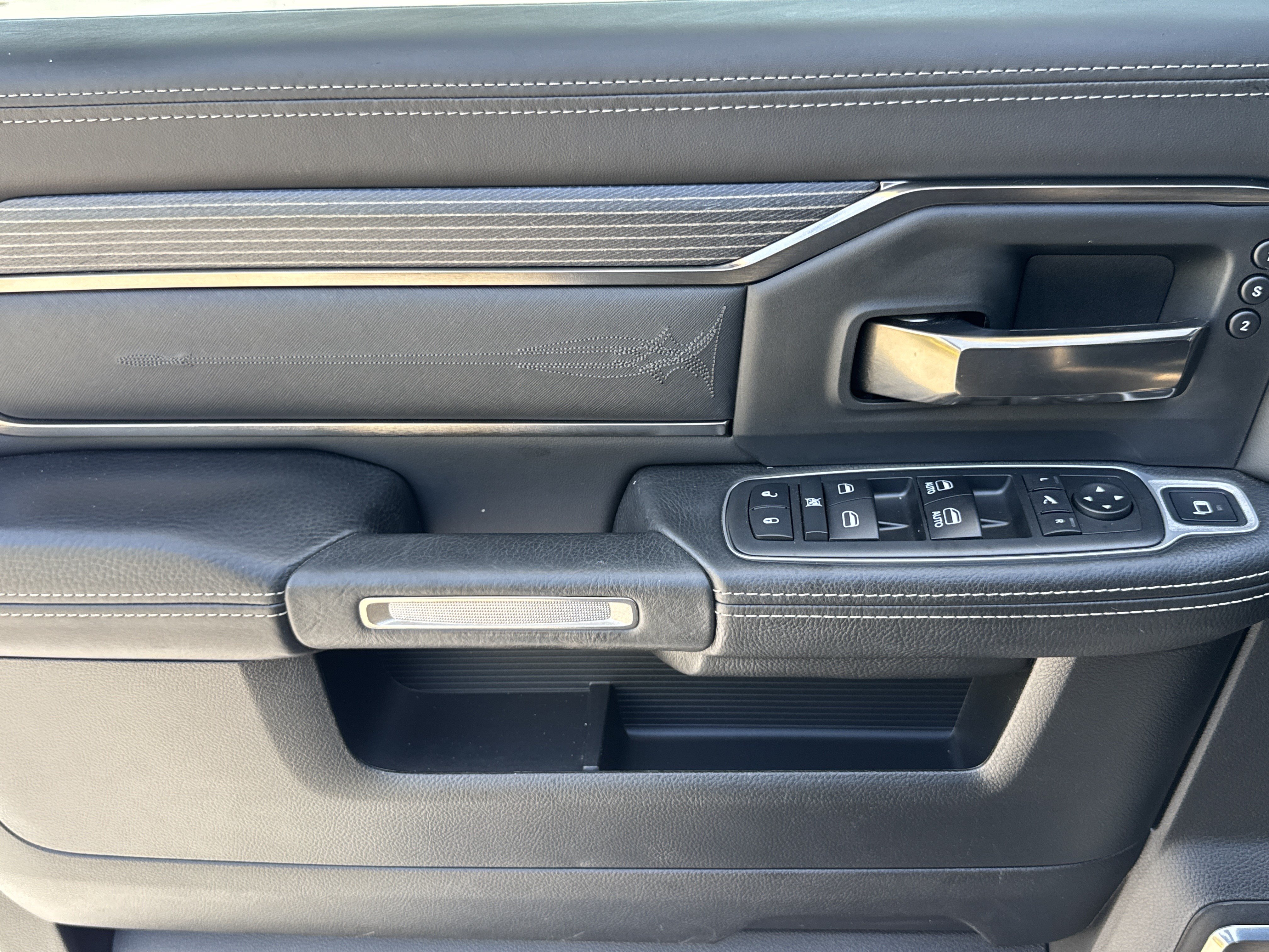 Used 2019 RAM 3500 Limited w/ Max Tow Package AWD/4WD image 14