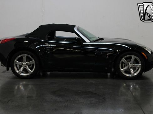 Used 2006 Pontiac Solstice Convertible w/ Premium Package image 26