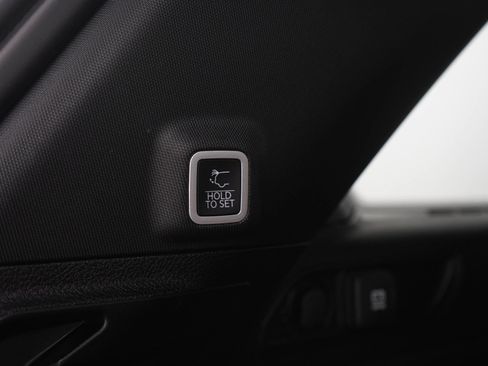 Used 2023 Jeep Grand Cherokee Limited AWD/4WD image 11