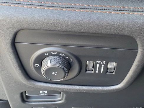 New 2025 Jeep Grand Cherokee L Summit AWD/4WD image 25