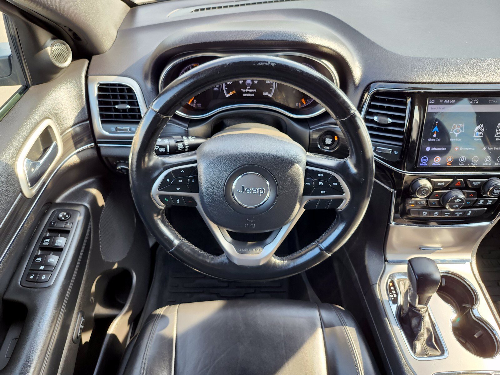 Used 2020 Jeep Grand Cherokee Limited AWD/4WD image 12