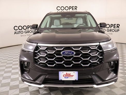 Used 2025 Ford Explorer Platinum w/ Ultimate Package image 9