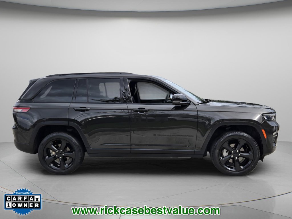 Used 2024 Jeep Grand Cherokee Limited w/ Black Appearance Package RWD image 5