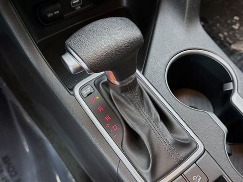 Used 2020 Kia Sportage LX image 16