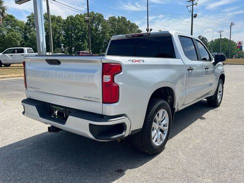 Used 2022 Chevrolet Silverado 1500 Custom AWD/4WD image 9