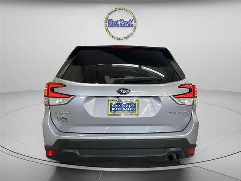 Used 2021 Subaru Forester Premium AWD/4WD image 5