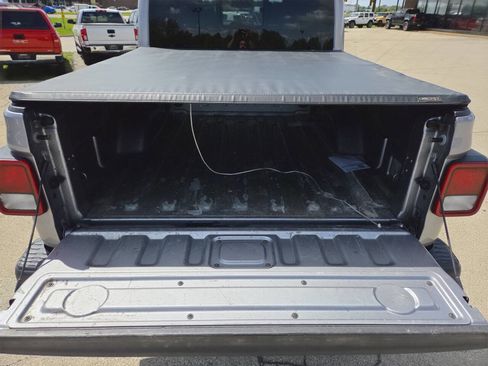 Used 2020 Jeep Gladiator Rubicon AWD/4WD image 5