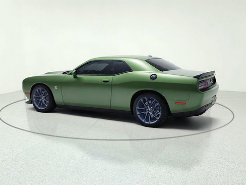 Used 2022 Dodge Challenger R/T Scat Pack RWD image 5