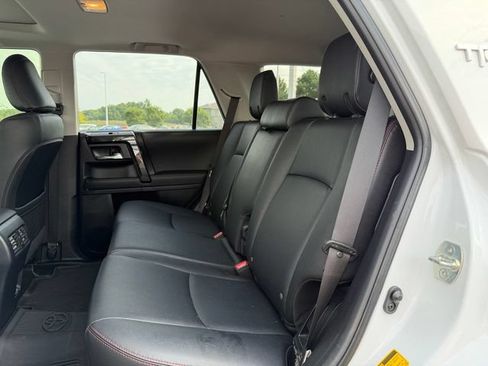 Certified 2024 Toyota 4Runner TRD Off-Road Premium w/ Moonroof Package AWD/4WD image 15