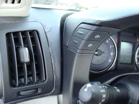 Used 2011 INFINITI G37 Sport w/ Premium Pkg image 19