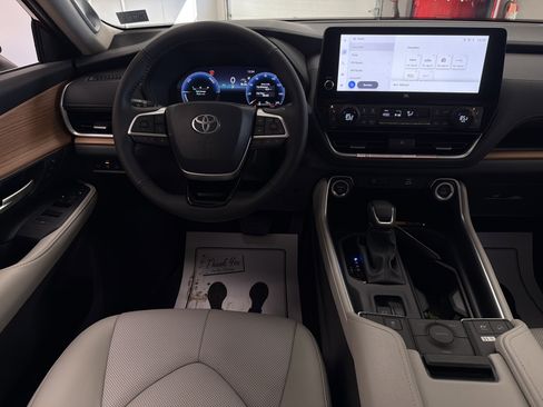 New 2026 Toyota Grand Highlander Limited AWD/4WD image 19