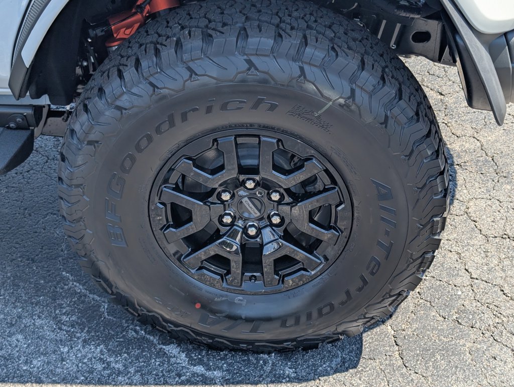 New 2026 Ford Bronco Raptor w/ Interior Carbon Fiber Pack AWD/4WD image 33