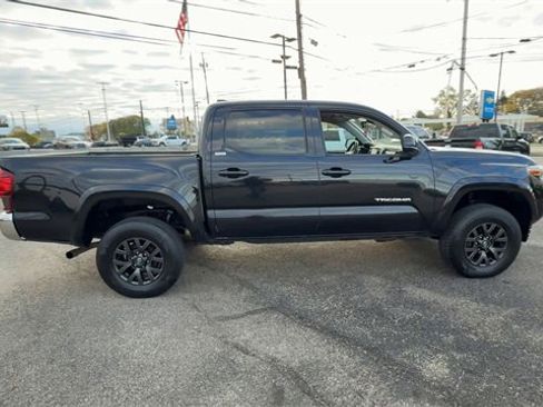 Used 2021 Toyota Tacoma SR5 image 9