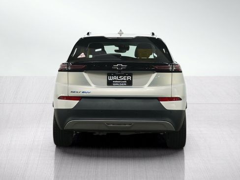 Used 2022 Chevrolet Bolt EUV Premier w/ Sun & Sound Package FWD image 4