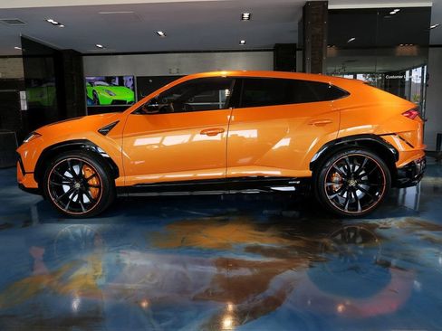 Used 2024 Lamborghini Urus S AWD/4WD image 10
