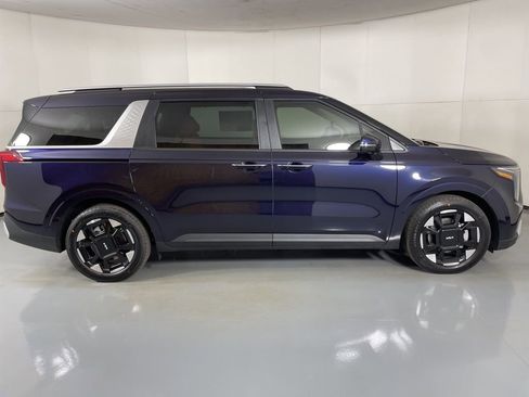 New 2026 Kia Carnival EX image 9