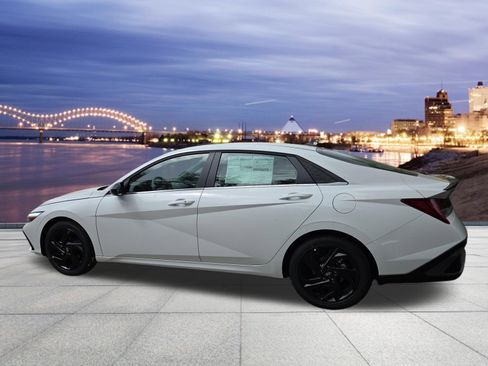 New 2026 Hyundai Elantra SEL Sport FWD image 3