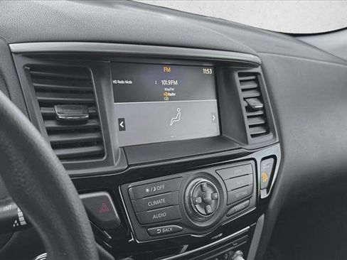 Used 2017 Nissan Pathfinder S image 12