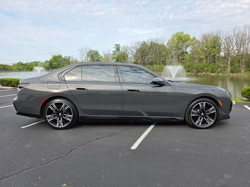Used 2023 BMW i7 xDrive60 AWD/4WD image 5