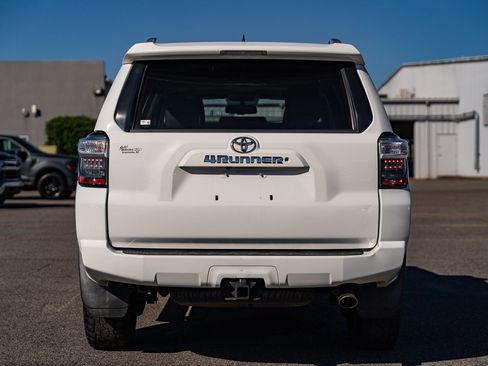 Used 2017 Toyota 4Runner SR5 Premium AWD/4WD image 6