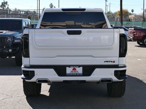 Used 2023 GMC Sierra 1500 AT4 w/ AT4 Preferred Package image 6