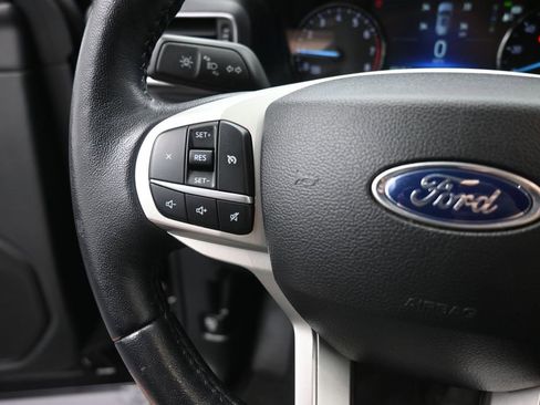 Used 2023 Ford Explorer XLT w/ Equipment Group 202A AWD/4WD image 6
