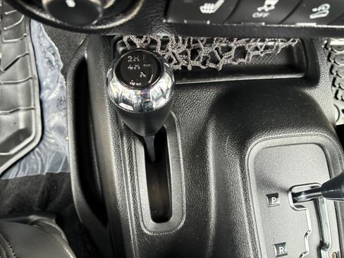 Used 2017 Jeep Wrangler Unlimited Sport w/ Quick Order Package 24S AWD/4WD image 21