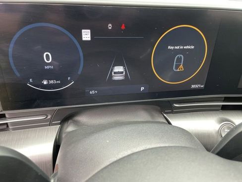 Used 2024 Hyundai Kona Limited image 12