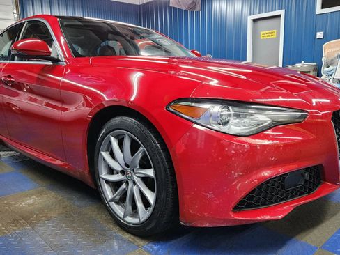 Used 2017 Alfa Romeo Giulia Ti image 2