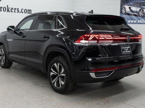 Used 2024 Volkswagen Atlas Cross Sport SE AWD/4WD image 35